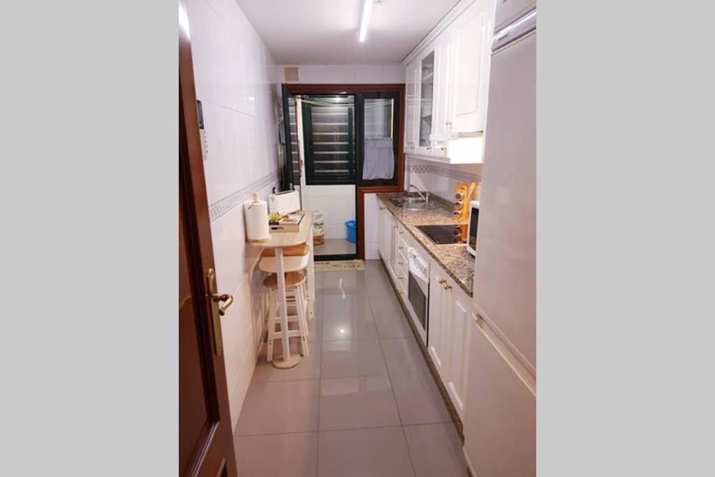Apartamento Completo Con Parking Privado Y Wifi En San Roque Vigo Exterior foto